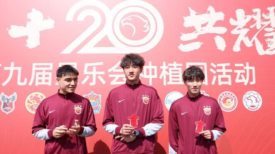 海港夏窗纠错:后腰补强能否挽救20周年庆典 海港夏窗纠错:后腰补强能否挽救20周年庆典