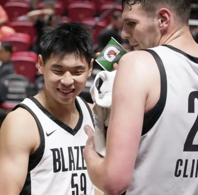 崔永熙谈NBA训练强度：国内球员吃不消，适应一周才跟上