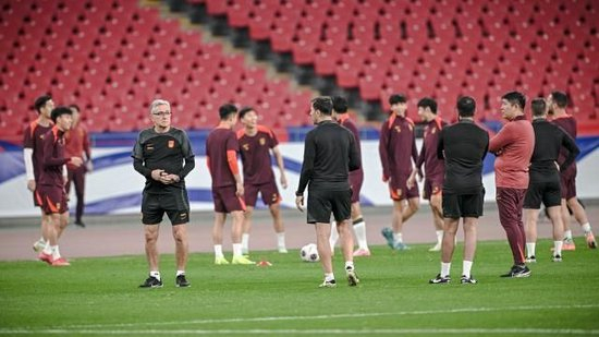 强攻雅加达：伊万亮出进攻底牌，两将停赛催生替身课题