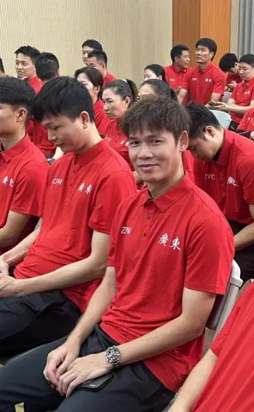 43岁前国脚李健华再战全运:带梅州五华冲击五人制老将组冠军 43岁前国脚李健华再战全运:带梅州五华冲击五人制老将组冠军