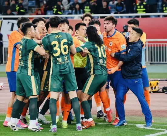 5将身背三黄，泰山战海港总算无人停赛