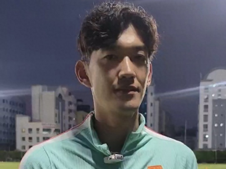 颜骏凌：2-2平局已翻篇，为武磊百场骄傲