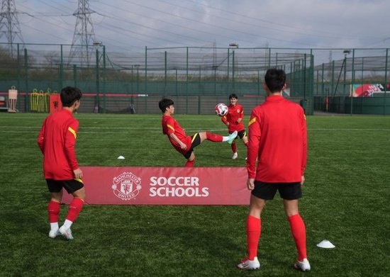 U15国少选拔队英伦三周：曼联青训课+4场梯队对抗 备战欧足联发展杯