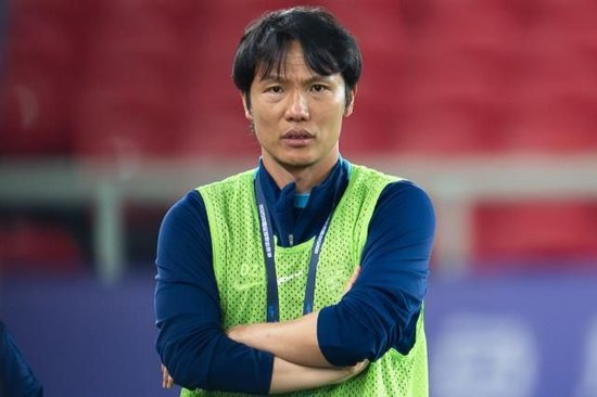 邓卓翔首败：三镇0-2申花两球被吹 折射丢球运气不佳