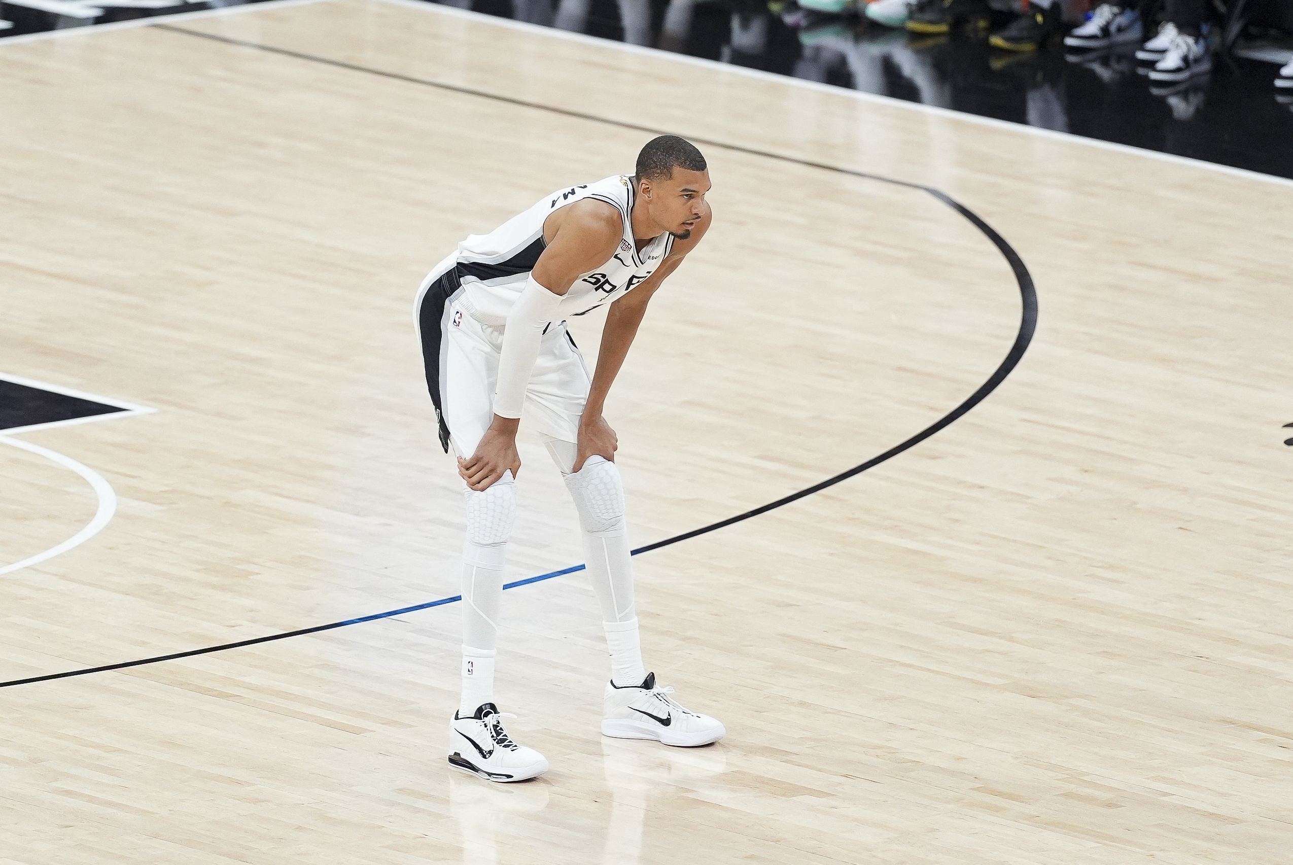 Windhorst：文班亚马G2上半场“养生”致马刺0-2，下半场觉醒已迟