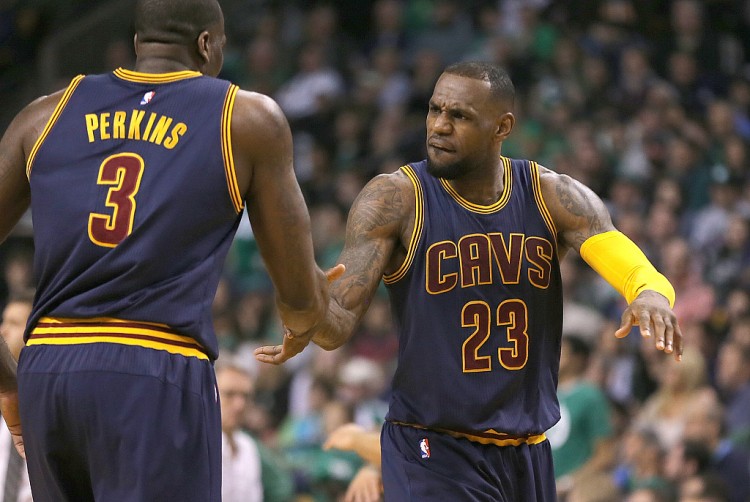 nba马刺跟尼克斯谁厉害