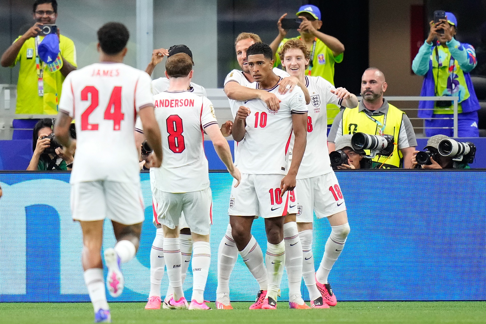 图赫尔实验：英超化英格兰4-2克罗地亚 下半时重现欧冠巅峰夜