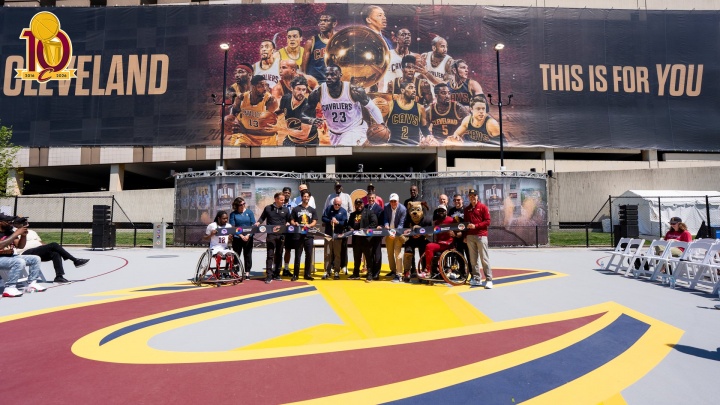 十载回响：克利夫兰纪念2016年NBA总冠军，1-3逆转成永恒