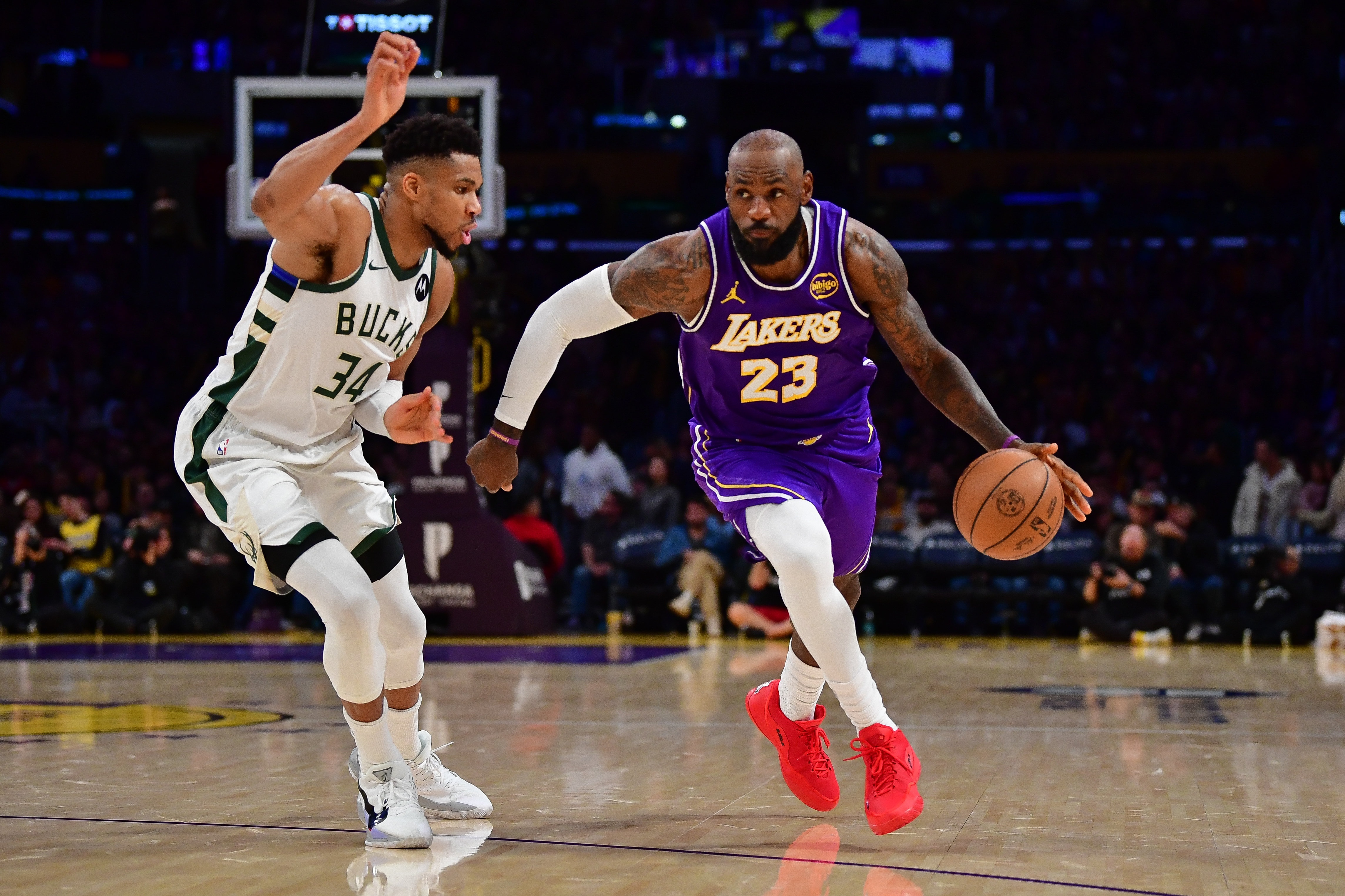ESPN记者：詹姆斯不愿当第三选择 热火缺少第一组织者完美适配