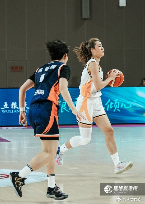 广东女篮六人轮换47-43险胜河南 05后梯队防守致胜 广东女篮六人轮换47-43险胜河南 05后梯队防守致胜