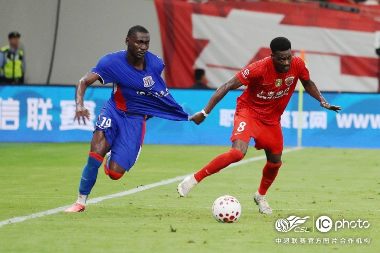 莱昂纳多李新翔破门 海港德比2-0胜申花