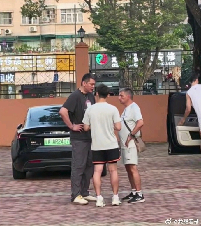 朱芳雨今日返宏远俱乐部 与新外教团队完成交接 朱芳雨今日返宏远俱乐部 与新外教团队完成交接