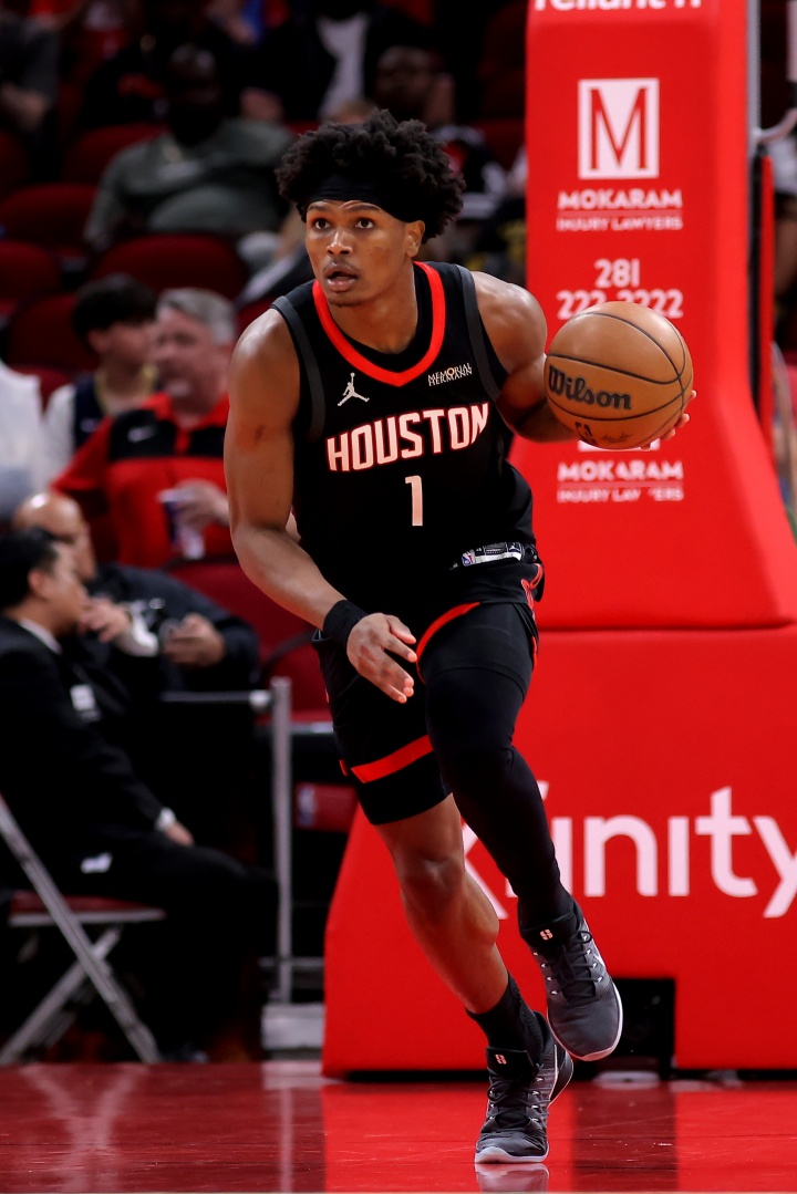 ESPN为火箭续约阿门评级A-:双赢 比文班亚马的合同每年少800多万